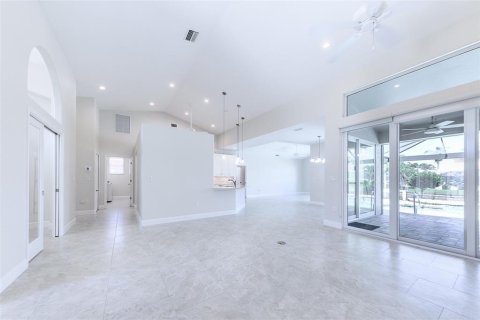 Villa ou maison à louer à Punta Gorda, Floride: 3 chambres, 222.41 m2 № 2432622 - photo 11