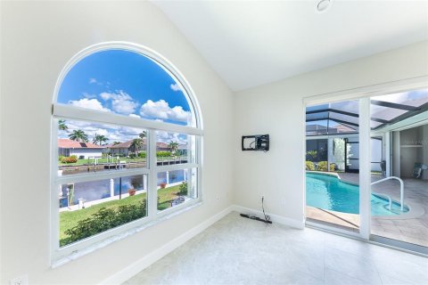 Villa ou maison à louer à Punta Gorda, Floride: 3 chambres, 222.41 m2 № 2432622 - photo 5