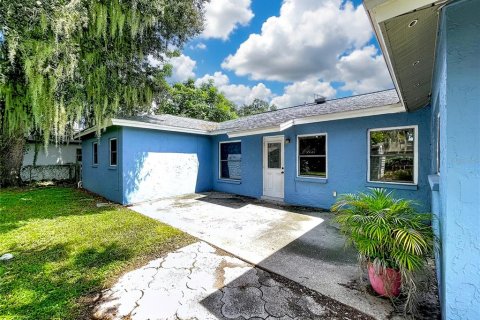 Villa ou maison à louer à Brandon, Floride: 4 chambres, 168.15 m2 № 2406448 - photo 4