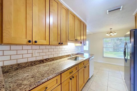 Villa ou maison à louer à Brandon, Floride: 4 chambres, 168.15 m2 № 2406448 - photo 29