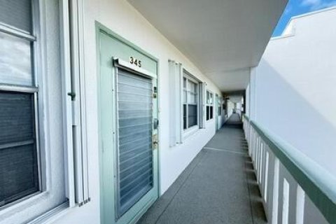 Copropriété à louer à West Palm Beach, Floride: 2 chambres, 98.66 m2 № 2439165 - photo 3