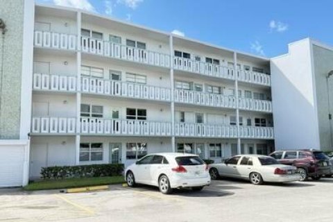 Copropriété à louer à West Palm Beach, Floride: 2 chambres, 98.66 m2 № 2439165 - photo 2