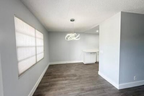 Copropriété à louer à West Palm Beach, Floride: 2 chambres, 98.66 m2 № 2439165 - photo 5