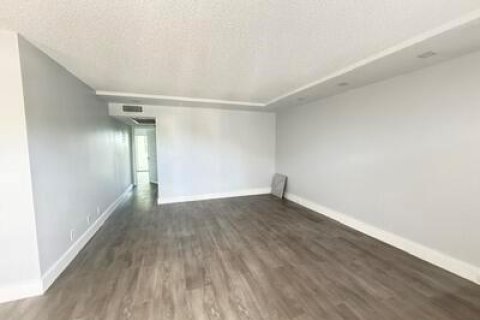 Copropriété à louer à West Palm Beach, Floride: 2 chambres, 98.66 m2 № 2439165 - photo 4