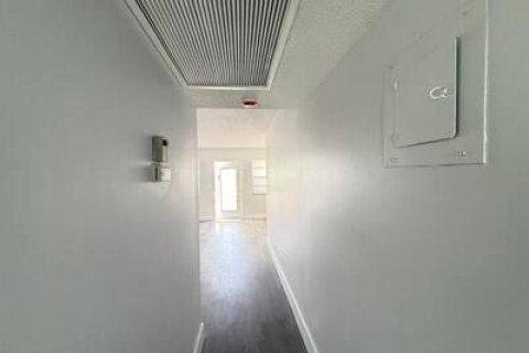 Copropriété à louer à West Palm Beach, Floride: 2 chambres, 98.66 m2 № 2439165 - photo 16