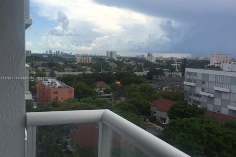Condo in Miami, Florida, 1 bedroom  № 1691415 - photo 13