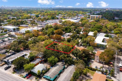 Commercial property in Miami, Florida № 1867704 - photo 3