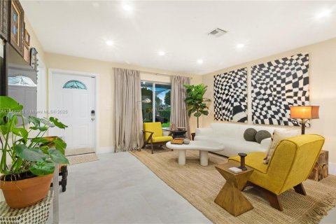 House in Pompano Beach, Florida 4 bedrooms, 149.94 sq.m. № 1492208 - photo 1