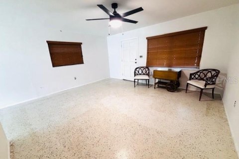 House in Weeki Wachee, Florida 2 bedrooms, 91.04 sq.m. № 1904747 - photo 3