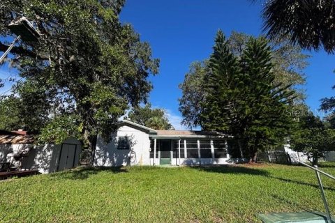 House in Weeki Wachee, Florida 2 bedrooms, 91.04 sq.m. № 1904747 - photo 13
