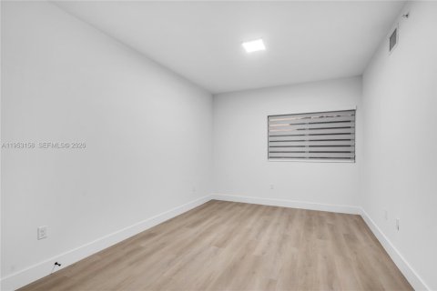 Appartement à louer à Miami, Floride: 2 chambres № 2008775 - photo 12