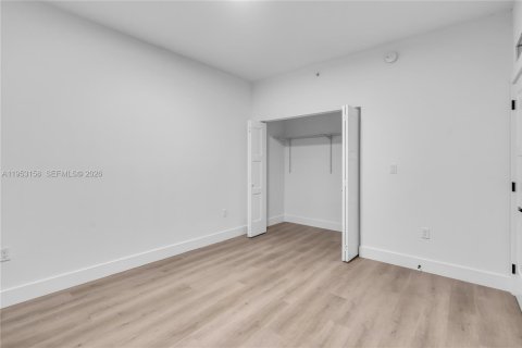 Appartement à louer à Miami, Floride: 2 chambres № 2008775 - photo 11