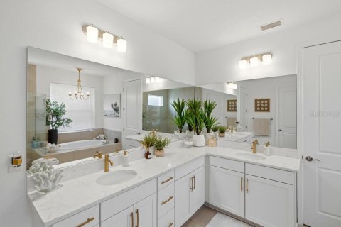 Villa ou maison à vendre à Bradenton, Floride: 4 chambres, 339.19 m2 № 2238200 - photo 16