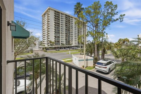 Touwnhouse à vendre à Clearwater, Floride: 3 chambres, 113.34 m2 № 2389067 - photo 12