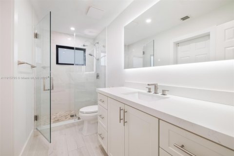 Casa en venta en Coral Gables, Florida, 5 dormitorios, 434.32 m2 № 1970917 - foto 8