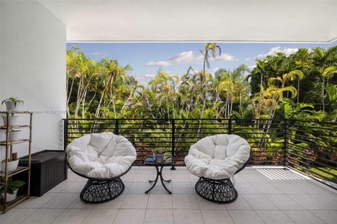 Casa en venta en Coral Gables, Florida, 5 dormitorios, 434.32 m2 № 1970917 - foto 25