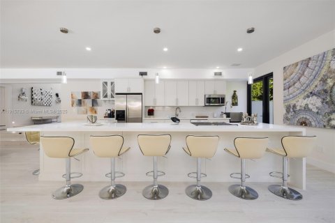 Casa en venta en Coral Gables, Florida, 5 dormitorios, 434.32 m2 № 1970917 - foto 5