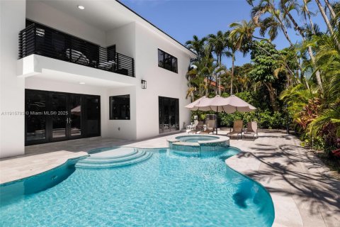 Casa en venta en Coral Gables, Florida, 5 dormitorios, 434.32 m2 № 1970917 - foto 24
