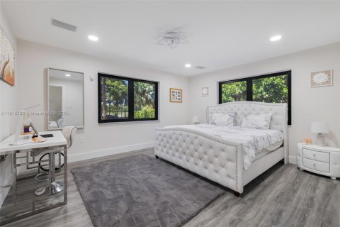 Casa en venta en Coral Gables, Florida, 5 dormitorios, 434.32 m2 № 1970917 - foto 7