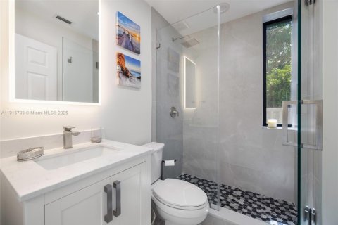 Casa en venta en Coral Gables, Florida, 5 dormitorios, 434.32 m2 № 1970917 - foto 10