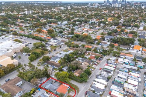 Casa en venta en Miami, Florida, 4 dormitorios, 204.57 m2 № 2025836 - foto 3