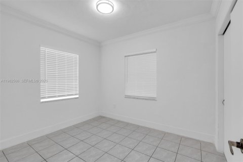 Casa en venta en Miami, Florida, 4 dormitorios, 204.57 m2 № 2025836 - foto 24