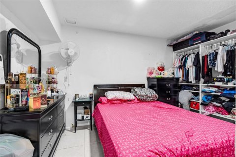 Casa en venta en Miami, Florida, 4 dormitorios, 204.57 m2 № 2025836 - foto 14