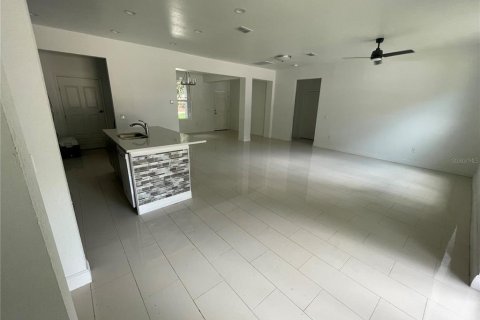 House in Apopka, Florida 3 bedrooms, 137.59 sq.m. № 1249143 - photo 14