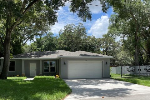 House in Apopka, Florida 3 bedrooms, 137.59 sq.m. № 1249143 - photo 1