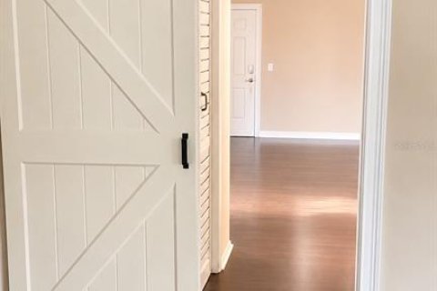 Снять в аренду кондоминиум в Тампа, Флорида 5 комнат, 52.03м2, № 2324739 - фото 10