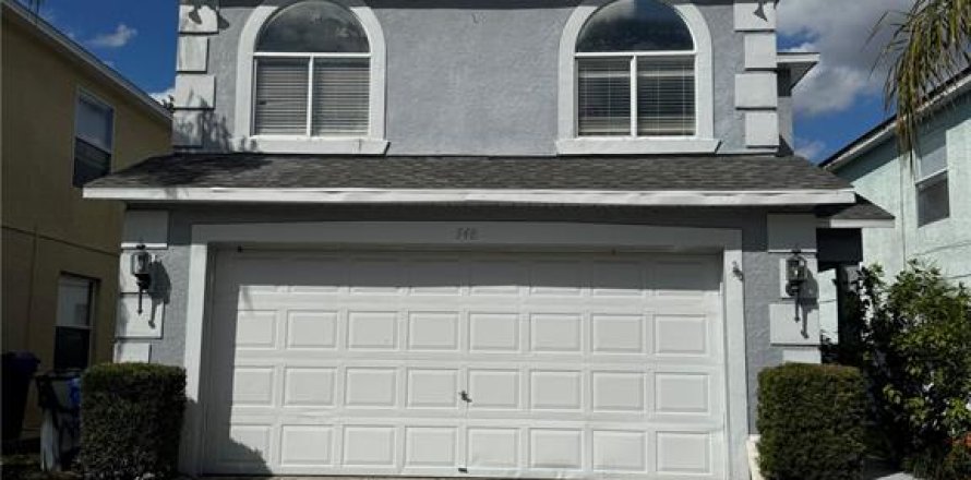 House in Brandon, Florida 3 bedrooms, 164.16 sq.m. № 2227377