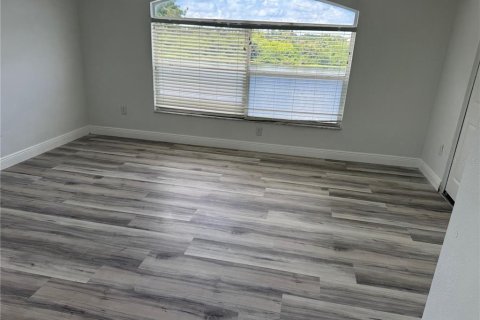House in Brandon, Florida 3 bedrooms, 164.16 sq.m. № 2227377 - photo 13