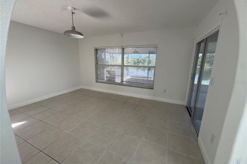 House in Brandon, Florida 3 bedrooms, 164.16 sq.m. № 2227377 - photo 6