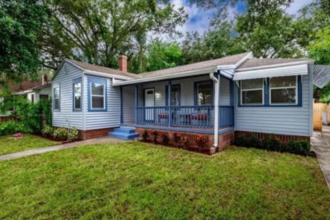 House in Tampa, Florida 3 bedrooms, 162.21 sq.m. № 1902811 - photo 2