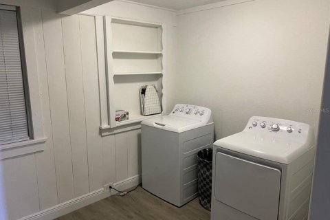 House in Tampa, Florida 3 bedrooms, 162.21 sq.m. № 1902811 - photo 13