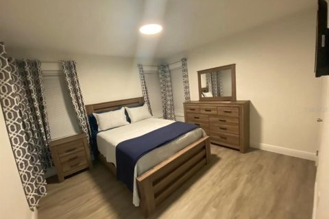 House in Tampa, Florida 3 bedrooms, 162.21 sq.m. № 1902811 - photo 9