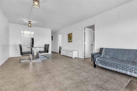 Condominio en venta en Fort Lauderdale, Florida, 2 dormitorios, 70.23 m2 № 2055062 - foto 13