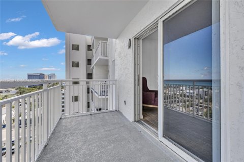 Condominio en venta en Fort Lauderdale, Florida, 2 dormitorios, 70.23 m2 № 2055062 - foto 15