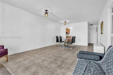 Condominio en venta en Fort Lauderdale, Florida, 2 dormitorios, 70.23 m2 № 2055062 - foto 12
