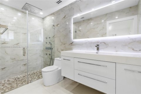 Casa en venta en Hialeah, Florida, 4 dormitorios, 147.53 m2 № 1945079 - foto 26