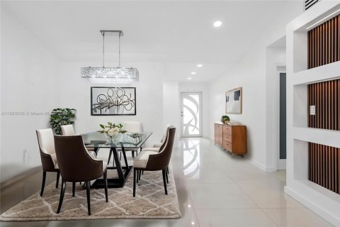 Casa en venta en Hialeah, Florida, 4 dormitorios, 147.53 m2 № 1945079 - foto 21