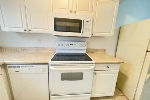 Снять в аренду кондоминиум в Уэст-Палм-Бич, Флорида 1 спальня, 55.74м2, № 2034782 - фото 5