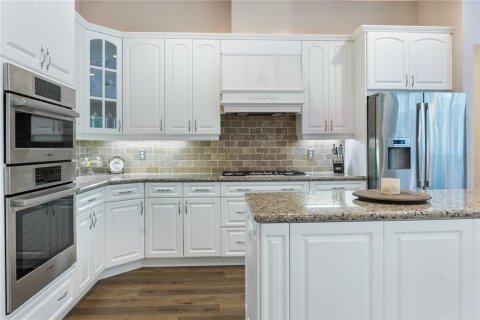 House in Gainesville, Florida 5 bedrooms, 348.2 sq.m. № 1681001 - photo 8