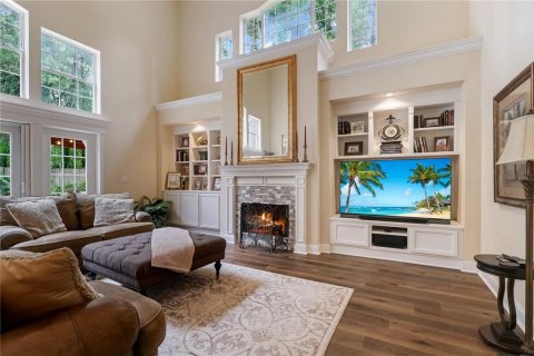 House in Gainesville, Florida 5 bedrooms, 348.2 sq.m. № 1681001 - photo 4