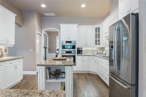 House in Gainesville, Florida 5 bedrooms, 348.2 sq.m. № 1681001 - photo 10