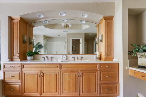 House in Gainesville, Florida 5 bedrooms, 348.2 sq.m. № 1681001 - photo 28