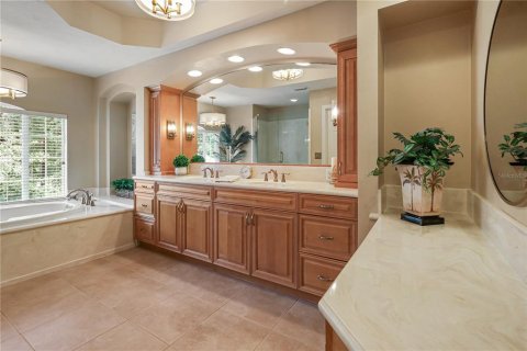 House in Gainesville, Florida 5 bedrooms, 348.2 sq.m. № 1681001 - photo 26