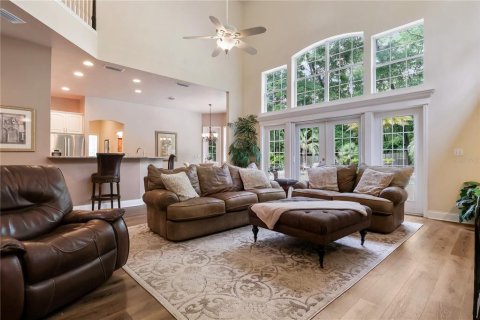 House in Gainesville, Florida 5 bedrooms, 348.2 sq.m. № 1681001 - photo 3