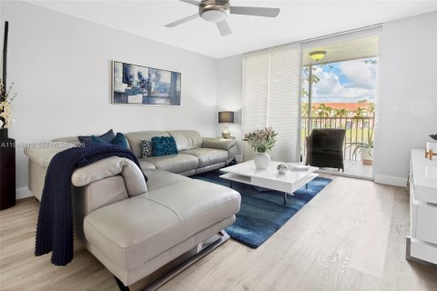 Купить кондоминиум в Тамарак, Флорида 2 спальни, 118.45м2, № 2007803 - фото 29