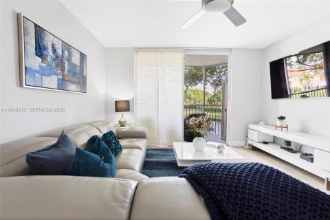 Купить кондоминиум в Тамарак, Флорида 2 спальни, 118.45м2, № 2007803 - фото 30